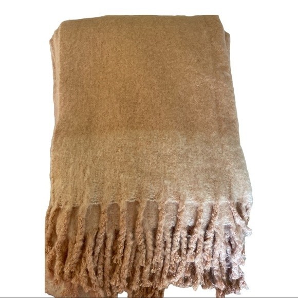 West Elm Bedding West Elm Blush Cream Fringe Throw 5 In X 70 In